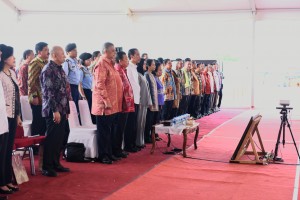 Presiden Joko Widodo (Jokowi), Kamis (2/6) sore melakukan Groundbreaking Mobile Power Plant (MPP) 100MW dan meresmikan PLTU Ketapang 20MW di Mempawah, Kalimantan Barat (Kalbar).