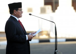Sekrearis Kabinet Pramono Anung Menjadi Inspektur Upacara pada Upacara Hari Ulang Tahun kemerdekaan RI yang ke-71 di Lingkungan Sekretariat Negara dan Sekretariat Kabinet, Lapangan Uapacara Komplek Kementerian Sekretariat Negara Jakarta, Rabu, 17 Agustus 2016, Pagi.