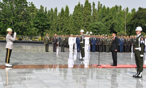 Sekretariat Kabinet Republik Indonesia Bangsa Besar Hargai Jasa Pahlawan