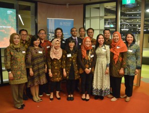Peserta pelatihan penerjemah berfoto bersama Deputi DKK, Yuli Harsono, Monash University, Melbourne, Australia, Kamis (2/11). (Foto: Humas/Dhany)