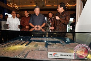 Presiden SBY saat meresmikan salah satu proyek MP3EI