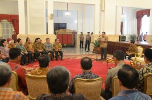 Menteri Keuangan Bambang Brodjonegoro menyampaikan laporan dalam Penyerahan DIPA 2015, di Istana Negara, Senin (8/12)