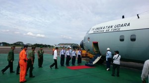 Presiden Jokowi langsung terbang ke Pangkalan Bun dengan pesawat  Hercules C-130 dari Bandara Halim Perdanakusuma, jakarta, Selasa (30/12) sore 