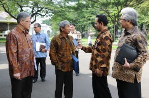 Wakil Menlu AM. Fachir seusai diterima Presiden Jokowi, di Istana Merdeka, Jakarta, Jumat (30/1) pagi