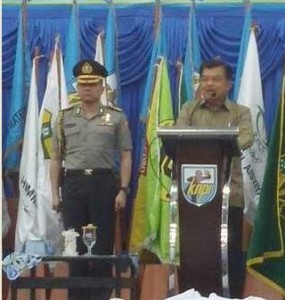 Wapres Jusuf Kalla saat menyampaikan sambutan pada Kongres ke-14 KNPI, di Jayapura, Papua, Kamis (26/2)