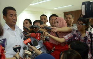 Menteri Pertanian Amran Sulaeman menjawwab wartawan, di kantor Presiden, Jakarta, Rabu (8/4)
