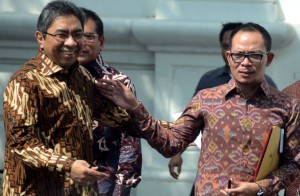 Menaker Hanif Dakhiri dan Dirut BPJS Ketengakerjaan Elvyn Masassya seusai diterima Presiden Jokowi, di kantor Presiden, Jakarta, Kamis (4/6)