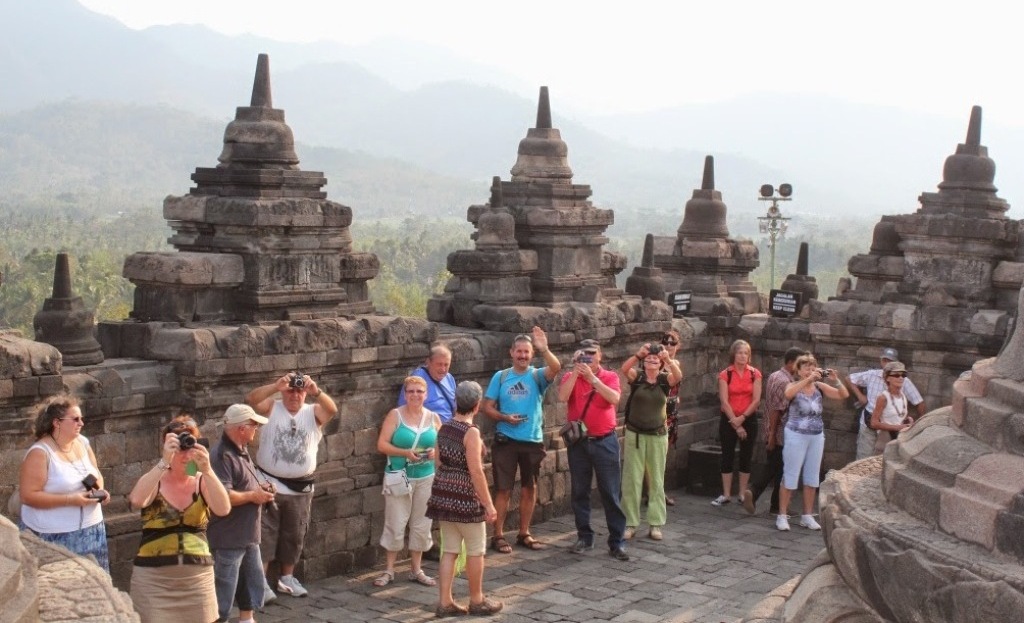 Turis Asing di Borobudur | Setkab.go.id