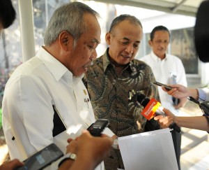 Menteri PUPR Basuki Hadimuljono bersama dengan Dirut sebuah BUMN Karya, beberapa waktu lalu