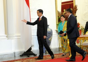 Presiden Jokowi didampingi Ibu Negara Iriana meneirma kunjungan PM Timor Leste Rui Maria De Araujo, di Istana Merdeka, Jakarta, Rabu (26/8)