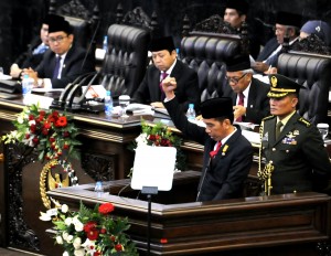 Presiden Jokowi saat menyampaikan Keterangan Pemerintah Atas RAPBN 2016 Beserta Nota Keuangannya dalam sidang paripurna DPR RI, Jumat (14/8)