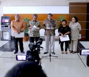 Panitia Seleksi Calon Anggota Ombudsman RI mengumumkan 72 nama yang lolos Tes Obyektif dan Pembuatan Makalah, di Gedung Kemensetneg, Jakarta, Rabu (16/9) siang