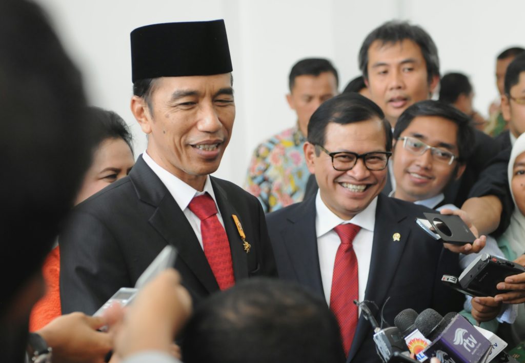 Seskab Pramono Anung bersama Presiden Jokowi