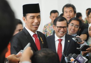 Seskab Pramono Anung bersama Presiden Jokowi
