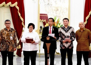 Presiden Jokowi saat umumkan Badan Restorasi Gambut kemarin (13/1) di Istana Merdeka, Jakarta. (foto:Biro Pers, Media, dan Informasi/Rusman)