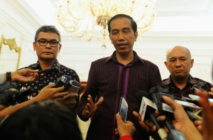Presiden Jokowi saat mengumumkan penunjukan Johan Budi sebagai Jubir Presiden di Istana Negara, Jakarta (12/1) (Foto:Humas/RAH)