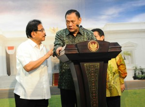 Gubernur BI menyampaikan keterang pers usai ikuti Rapat Terbatas tentang perbankan syariah di Kantor Presiden, Jakarta 5 Januari 2016