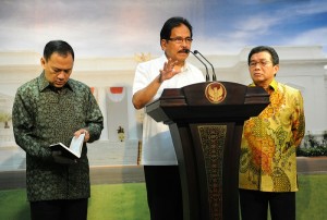 Menteri PPN/Kepala Bappenas didampingi Gubernur BI dan Kepala OJK memberikan keterangan pers usai ikuti Rapat Terbatas di Kantor Presiden, Jakarta (5/1)