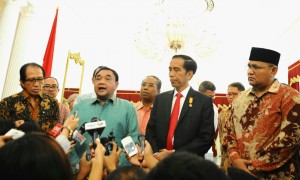 Presiden usai menemui Panitia Hari Pers Nasional di Istana Merdeka, Jakarta (20/1). (Foto:Humas/Rahmat)