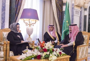 Menlu Retno saat bertemu Raja Salman bin Abdulaziz Al Saud di Istana Al-Yamamah, Riyadh, Senin (18/1) kemarin (Foto:Kemlu)