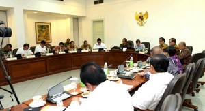 Presiden Jokowi saat pimpin Rapat Terbatas Bidang Polhukam di Kantor Presiden, jakarta (5/1)