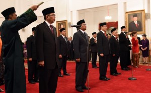 Direksi BPJS Ketenagakerjaan masa jabatan 2016-2021, dilantik oleh Presiden Jokowi, di Istana Negara, Jakarta, Selasa (23/2) siang. (Foto: Rahmad/Humas)