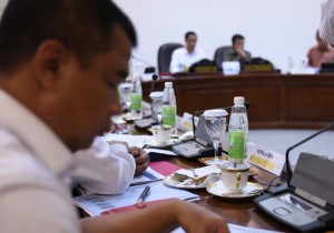 Presiden Jokowi Memimpin Rapat Terbatas tentang Pemberantasan Narkoba dan Rehabilitasi Korban Penyalahgunaan Narkoba di Kantor Presiden, Jakarta, Rabu (24/2) Siang.Terbatas tentang Pemberantasan Narkoba dan Rehabilitasi Korban Penyalahgunaan Narkoba di Kantor Presiden, Jakarta, Rabu (24/2) Siang.