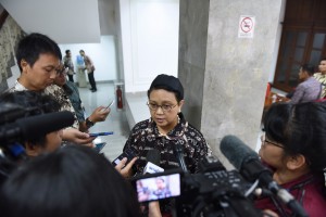 Menteri Luar Negeri Retno LP Marsudi menjawab pertanyaan para wartawan usai Ratas (3/2) di Kantor Presiden. (Foto: Humas/Deni) 