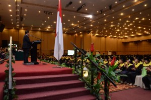 Sekretaris Kabinet Pramono Anung memberikan kuiah umu pada acara sidang senat terbuka dan wisuda di Universitas Sam Ratulangi Manado Sulawesi Utara. Acara berlangsung di Manado Convention Center, Kamis(19/5) Pagi.