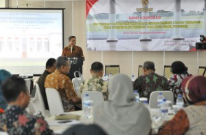 Deputi DKK Yuli Harsono Membuka Rakor Penyiapan Bahan Sidang Kabinet, Kamis (19/5), di Serpong, Tangerang, Banten. (Foto: Humas/Deni)