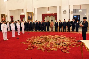 Presiden Melantik Gubernur dan Wakil Gubernur Kalimantan Tengah, Gubernur Riau, Gubernur Kepulauan Riau, Gubernur Sumatera Utara, dan Wakil Gubernur Daerah Istimewa Yogyakarta, di Istana Kepresidenan Jakarta, Rabu(25/5) Siang.