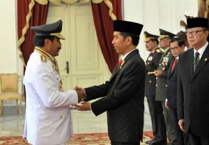 Presiden Melantik Gubernur dan Wakil Gubernur Kalimantan Tengah, Gubernur Riau, Gubernur Kepulauan Riau, Gubernur Sumatera Utara, dan Wakil Gubernur Daerah Istimewa Yogyakarta, di Istana Kepresidenan Jakarta, Rabu(25/5) Siang.