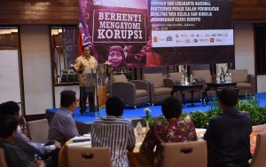 Seskab Pramono Anung menjadi pembicara dalam seminar ICW, Selasa (3/5), di Hotel Sari Pan Pacific, Jakarta. (Foto: Humas/Rahmat)