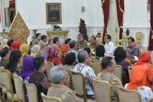 Asosiasi Pimpinan Perguruan Tinggi Hukum Indonesia  menghadap Presiden Jokowi, di Istana Merdeka, Jakarta, Selasa (28/6) siang. (Foto: BPMI)