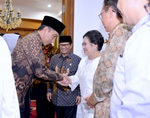Presiden Jokowi saat ikuti acara di Kediaman Presiden ke-5 RI Megawati (8/6). (Foto: BPMI)