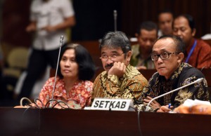 Sekretariat Kabinet dipimpin oleh Wakil Sekretaris Kabinet Bistok Simbolon Bersama dengan Kementerian Dalam Negeri dan BNPP melakukan Rapat Dengar Pendapat Dengan Komisi II DPR RI di Ruang Rapat Komisi II, Gedung MPR DPR RI, Senayan Jakarta, Rabu(22/6) Siang.
