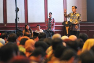Presiden Jokowi menyampaikan arahan kepada 1768 pejabat eselon II dalam rapat kerja, di Gedung Dhanapala, Kemenkeu, Jakarta, Selasa (7/6) pagi. (Foto: Rahmad/Humas)