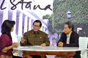 Seskab Pramono Anung menjadi narasumber di acara Sudut Istana, Rabu (1/6) malam, di TVRI. (Foto: Humas/Jay)