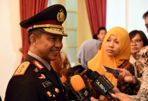 Kapolri Jend. Tito Karnavian menjawab wartawan usai menghadiri pelantikan Kepala BNPT dan Kepala BPOM, di Istana Negara, Jakarta, Rabu (20/7) pagi. (Foto: Rahmad/Humas)