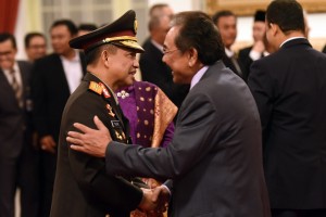Presiden Jokowi melantik Jenderal Polisi Tito Karnavian menjadi Kepala Kepolisian RI menggantikan Jenderal Polisi Badrodin Haiti di Istana Negara Jakarta, Rabu(13/7) Siang.
