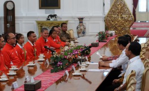 Presiden Jokowi menerima kontingen Olimpiade Indonesia 2016, di Istana Merdeka, Jakarta,Rabu (24/8) pagi.