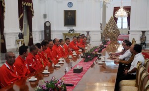 Presiden Jokowi menerima kontingen Olimpiade Indonesia 2016, di Istana Merdeka, Jakarta,Rabu (24/8) pagi.