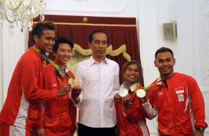 Presiden Jokowi menerima kontingen Olimpiade Indonesia 2016, di Istana Merdeka, Jakarta,Rabu (24/8) pagi.