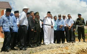 Deputi Seskab Bidang Kemaritiman Ratih Nurdiati menghadiri Perayaan HUT Kemerdekaan RI ke 71 di Pulau terluar dan terdepan (Pulau Enggano, Bengkulu Utara) tahun 2016, Rabu 17 Agustus 2016, Waktu setempat.