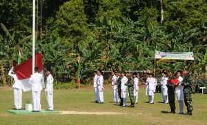 Deputi Seskab Bidang Kemaritiman Ratih Nurdiati menghadiri Perayaan HUT Kemerdekaan RI ke 71 di Pulau terluar dan terdepan (Pulau Enggano, Bengkulu Utara) tahun 2016, Rabu 17 Agustus 2016, Waktu setempat.