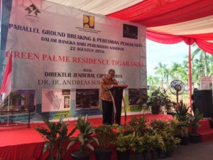 Dirjen Cipta Karya Andrea Suhono memberikan sambutan pada groundbreaking pembangunan Perumahan Palme Residense, di Tigaraksa, Tangerang, Senin (22/8)