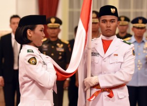 Presiden Joko Widodo (Jokowi) pad Senin (15/8) siang, di Istana Negara, Jakarta, mengukuhkan 67 Pasukan Pengibar Bendera Pusaka (Paskibraka) yang berasal dari 34 provinsi se-Indonesia, dan akan bertugas dalam Peringatan Hari Ulang Tahun Proklamasi Kemerdekaan Republik Indonesia ke-71 tahun 2016 ini.