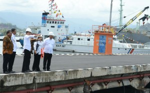 Presiden Jokowi meninjau Pelabuhan Sambas Sibolga, Sabtu (20/8), Sibolga, Sumatera Utara.