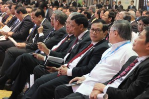 Para menteri Kabinet Kerja mendampingi Presiden Jokowi pada pembukaan KTT ASEAN, di NCC, Vientiane, Laos, Selasa (6/9) siang. (Foto: Edi N/Humas)