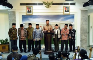 Menko Polhukam Wiranto memberi pernyataan di Kantor Presiden, Selasa (01/11). (Foto: Humas/Jay)
